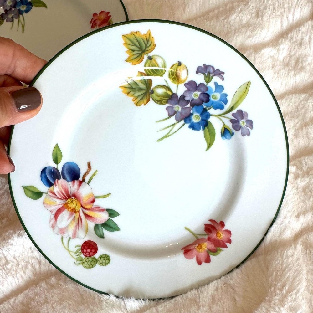 Royal Worcester Ashford Fine Porcelain Bread Plates Set of 4 England 6.75in